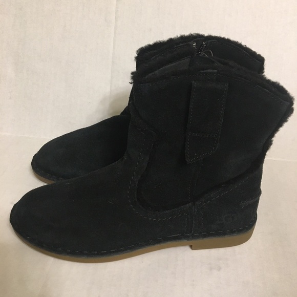 UGG Catica Black Ankle Boot - Picture 3 of 15
